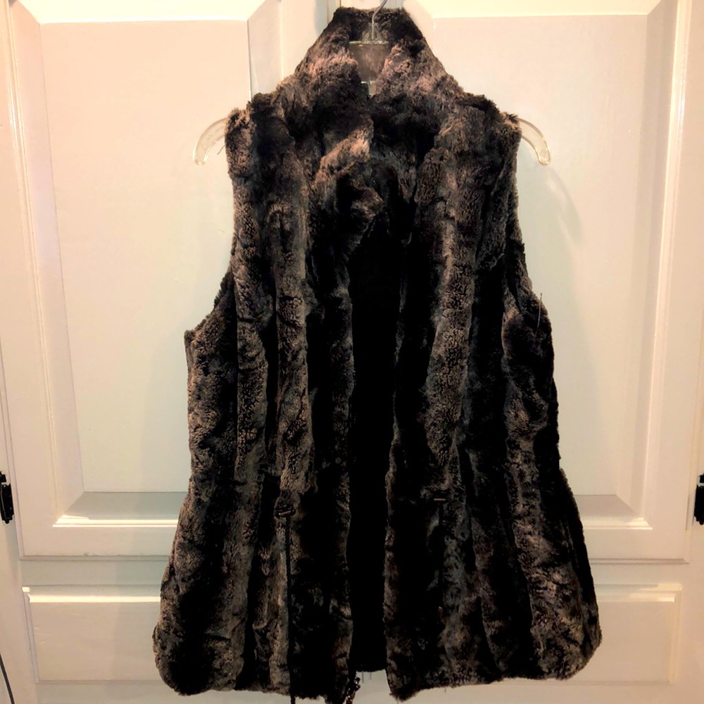 Gallery Reversible Faux Fur Zip-Up Vest